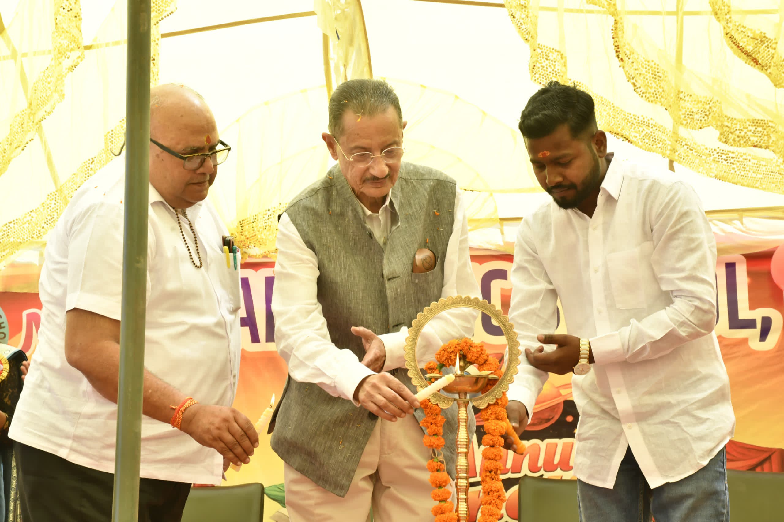 “न्यू बिहार पब्लिक स्कूल के वार्षिकोत्सव में बच्चों का शानदार प्रदर्शन, सांस्कृतिक कार्यक्रमों और बाल मेले ने मोहा सबका मन”