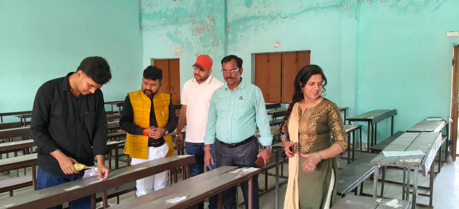 बक्सर के महर्षि विश्वामित्र महाविद्यालय में बीएड प्रथम वर्ष की परीक्षा को लेकर तैयारियां पूरी। कदाचार मुक्त परीक्षा के लिए मोबाइल और इलेक्ट्रॉनिक उपकरणों पर रहेगा पूर्ण प्रतिबंध।