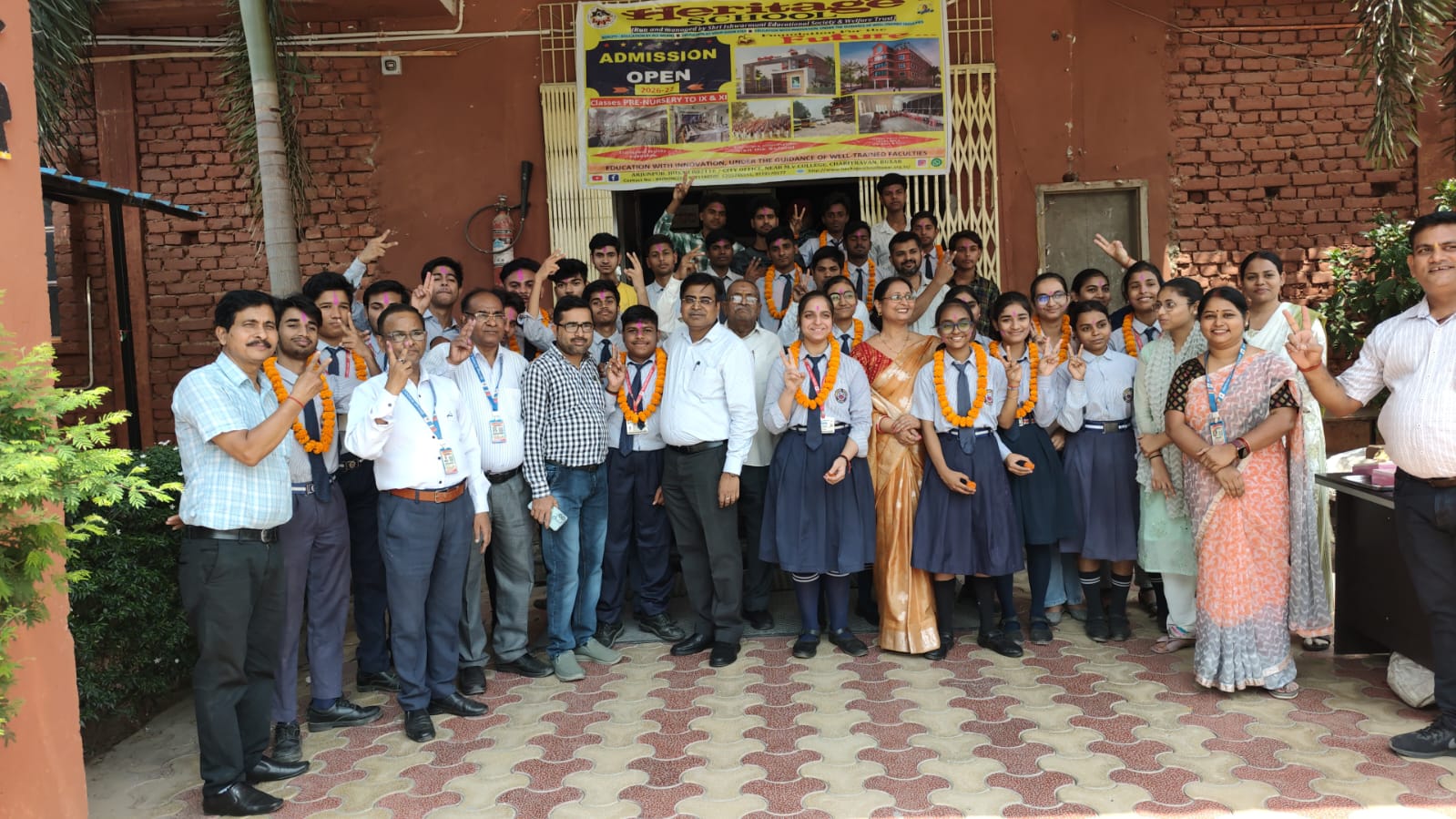 सीबीएसई 10वीं में हेरिटेज स्कूल का शत-प्रतिशत रिजल्ट, सभी छात्र सफल,94% के साथ अंबरीश और आशीष संयुक्त टॉपर, स्कूल में जश्न का माहौल