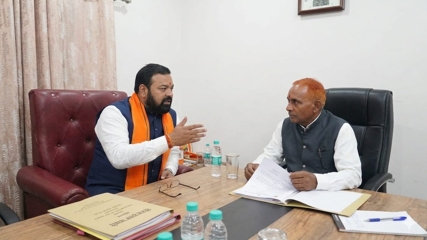 साहित्य के पुरोधा आचार्य शिवपूजन सहाय की विरासत सहेजने की पहल, मुख्यमंत्री को सौंपा गया मांग पत्र