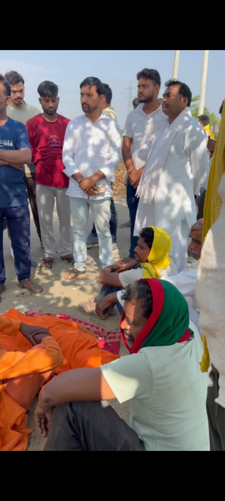 पिकअप की चपेट में आने से छह वर्षीय मासूम की इलाज के दौरान हुई मौत, ग्रामीणों ने पिकअप पकड़ा